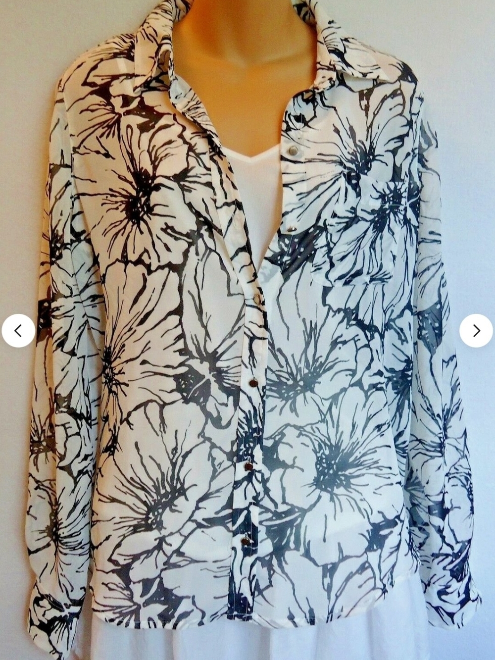 Liz Claiborne Black and White Floral Button-Down Shirt